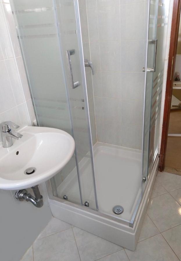 Casa Plava Sea View Apartment Ровинь Экстерьер фото